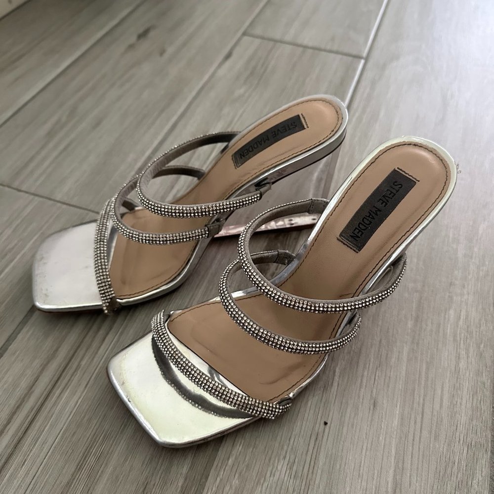 Steve Madden heel